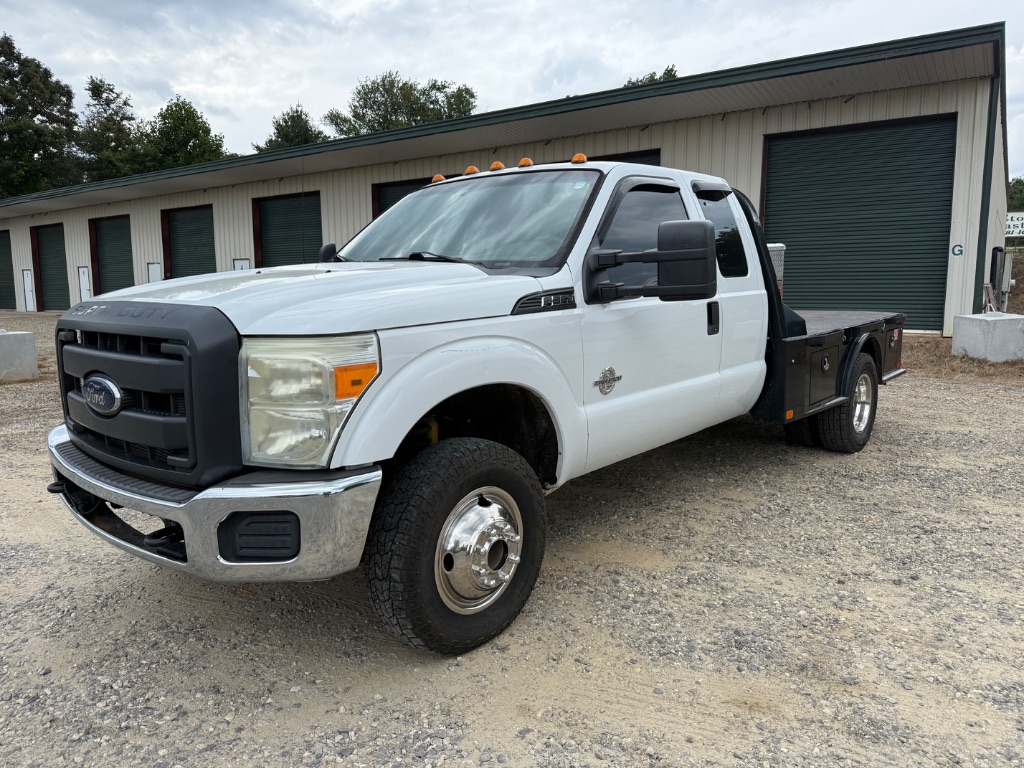 2012 Ford F-350 Super Duty Chassis Cab's photo