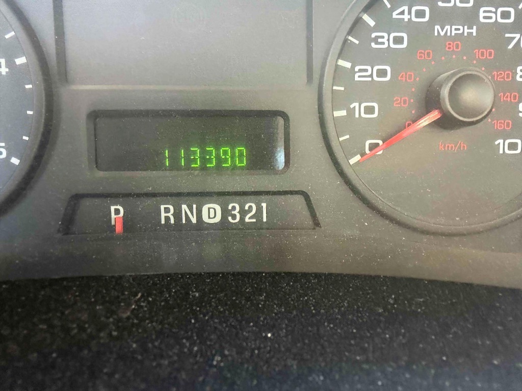 2005 Ford F-550 - Photo 12
