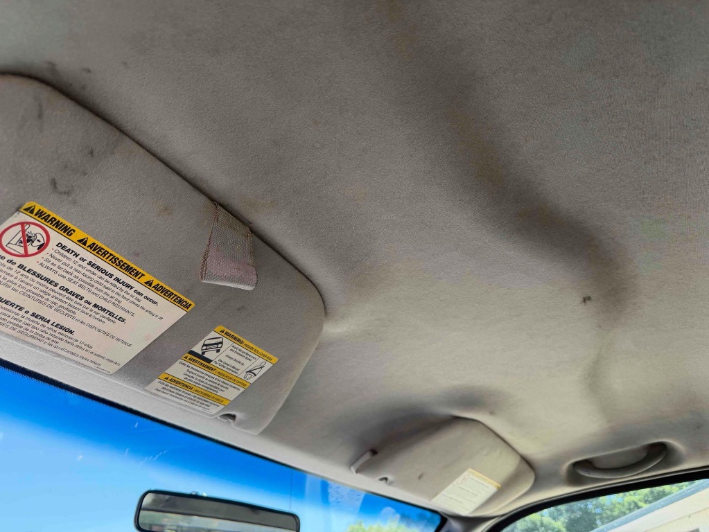 2005 Ford F-550 - Photo 11