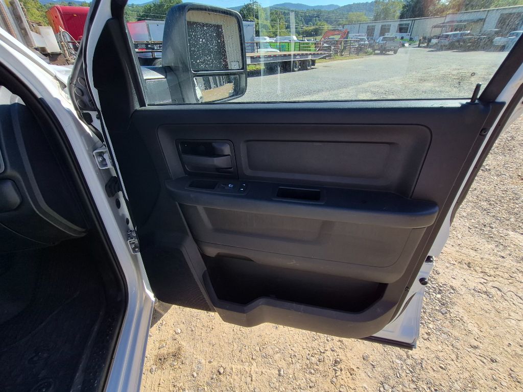 2023 RAM Ram 3500 Chassis Cab Tradesman - Photo 25